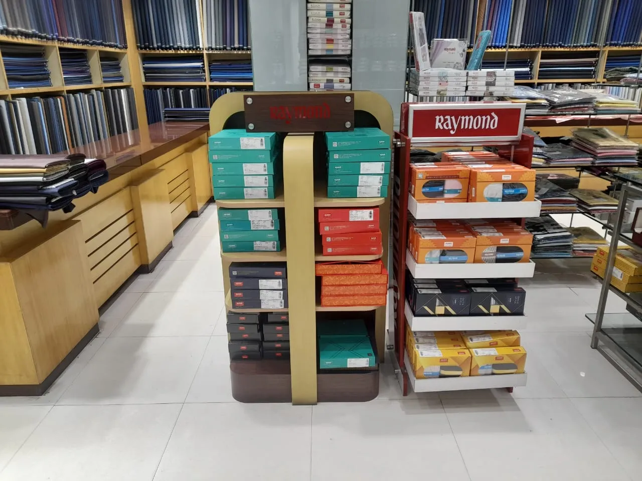 The Raymond Shop